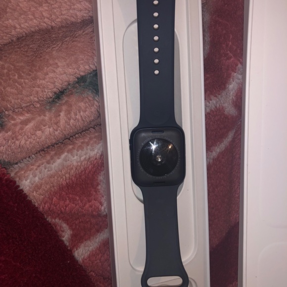 2022 Apple Watch SE 2nd Gen A2722 GPS 40mm Aluminium Case  Apple Watch SE 2022